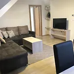 Apartman Lora