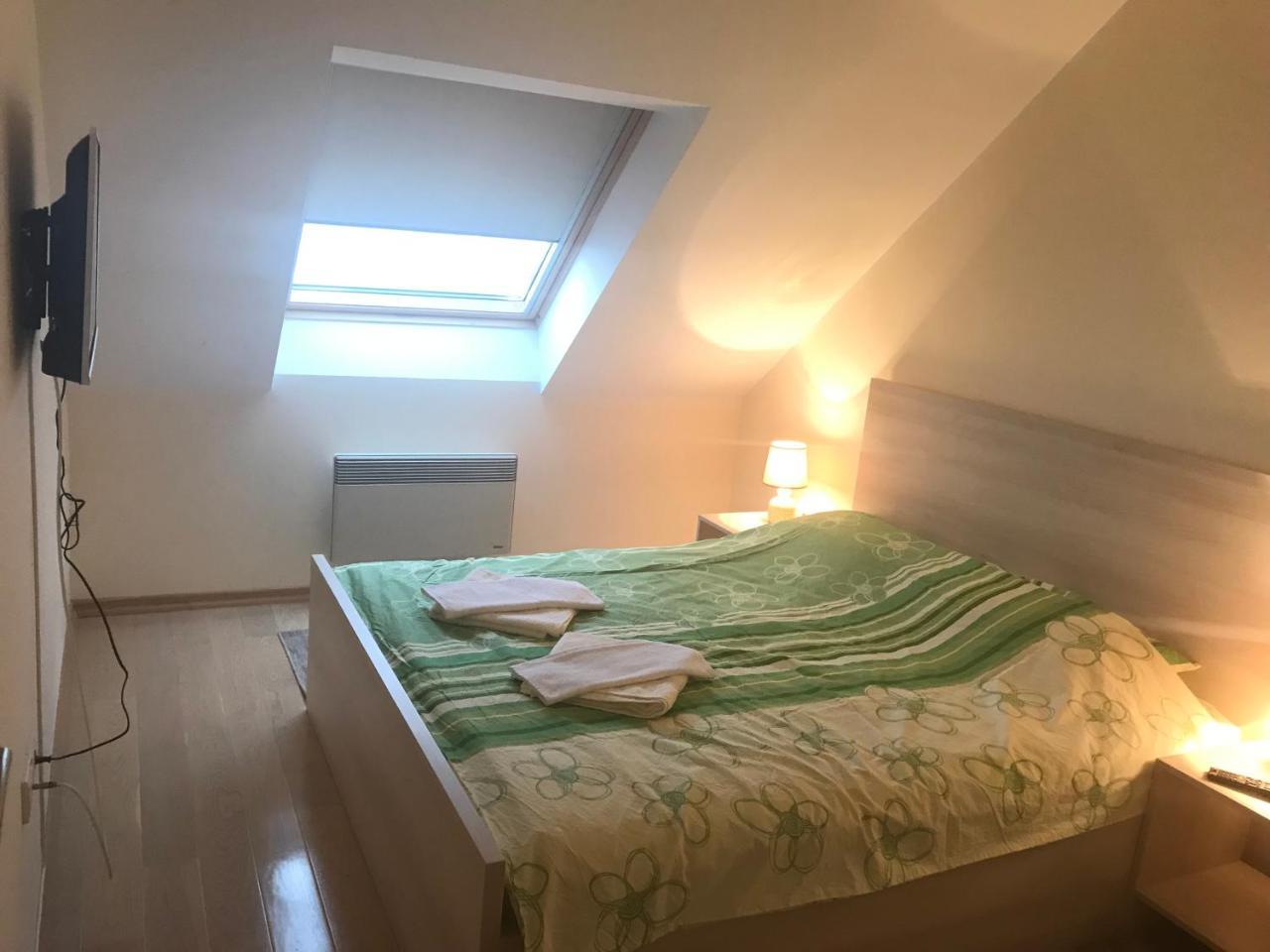 Lora Apartment