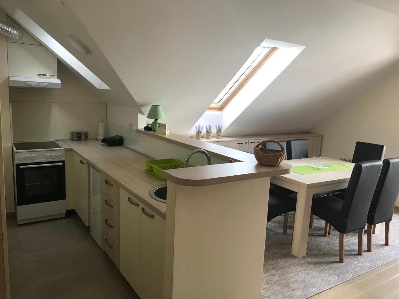 Lora Apartment